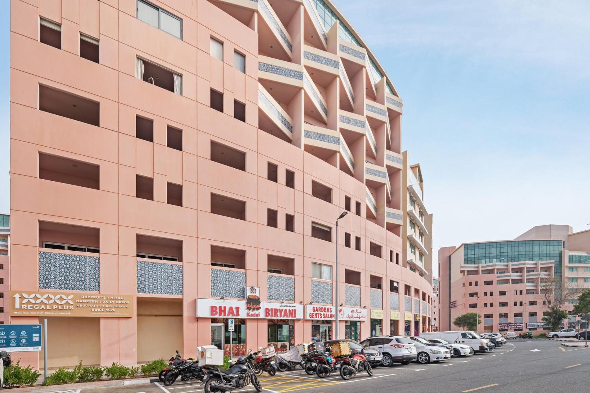 Appartamento Luxury Near Battua Mall